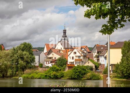 Stadtansicht von Wertheim am Main in Süddeutschland bei Sommerzeit Stockfoto