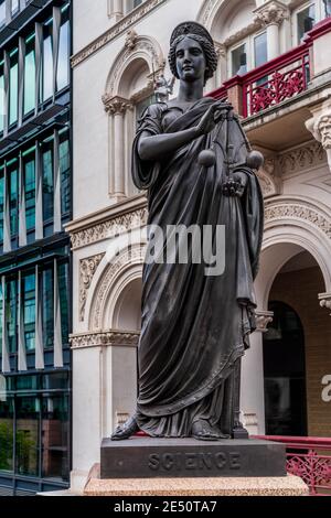 Holborn Viadukt Statuen - Wissenschaft - eröffnet 1869, vier Statuen schmücken die Viadukt Brücke Brüstungen, die Handel, Landwirtschaft, Wissenschaft & Kunst Stockfoto