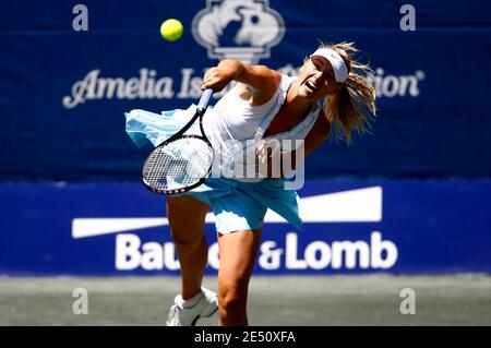 Die Russin Maria Sharapova in Aktion beim Finale der WTA Bausch & Lomb Tennis Championships gegen die Slowakische Dominika Cibulkova am 13. April in Amelia Island, FL, USA. 2008. Maria Sharapova besiegte Dominka Cibulkova 7-6, 6-3. Foto von Gray Quetti/Cal Sport Media/Cameleon/ABACAPRESS.COM Stockfoto