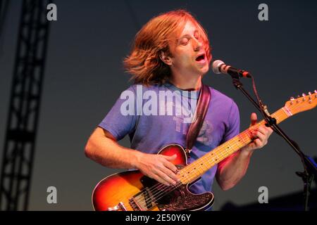 Dan Auerbach von den Black Keys tritt am 25. September 2005 beim Austin City Limits Festival im Zilker Park in Austin Texas auf. Foto von John Davisson/ABACAPRESS.COM Stockfoto