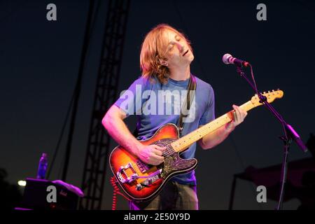 Dan Auerbach von den Black Keys tritt am 25. September 2005 beim Austin City Limits Festival im Zilker Park in Austin Texas auf. Foto von John Davisson/ABACAPRESS.COM Stockfoto