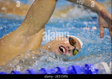 Der Franzose Alain Bernard tritt bei den französischen Schwimmmeisterschaften in Dunkerque, Frankreich, am 27. April 2008 auf 50 m Freistil bei den Männern an. Foto von Christophe Guibbaud/Cameleon/ABACAPRESS.COM Stockfoto