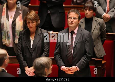 Die französische Kulturministerin Christine Albanel, der hohe Kommissar für aktive Solidarität gegen Armut Martin Hirsch und die Juniorministerin für Urbans-Angelegenheiten Fadela Amara während einer Arbeitssitzung am 29. April 2008 in der Nationalversammlung in Paris. Foto von Mehdi Taamallah/ABACAPRESS.COM Stockfoto