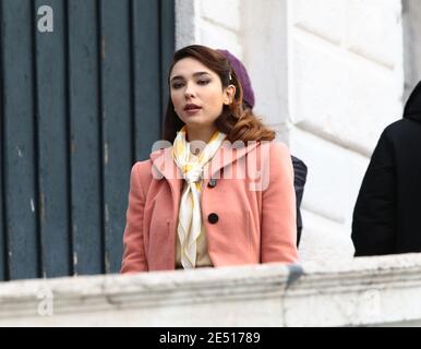 VENEDIG, ITALIEN - JANUAR 25: Schauspielerin Matilda De Angelis am Set während der Dreharbeiten zu "über den Fluss und in die Bäume" am 25. Januar 2021 in Venedig Stockfoto