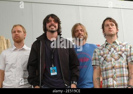 DIE US-Band Foo Fighters spielt live auf der Bühne während der 3. Ausgabe des "Rock en seine" Musikfestivals, in Saint-Cloud bei Paris, Frankreich, am 25. August 2005. Foto von DS/ABACAPRESS.COM Stockfoto