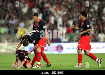 PSG-Kapitän Pedro Miguel Pauleta reagiert am Ende seines letzten französischen Fußballspiels der Ersten Liga, das zwischen ihrem Team während des französischen Fußballspiels der Ersten Liga gespielt wurde, Paris Saint-Germain vs. Als Saint-Etienne im Parc des Princes Stadion in Paris, Frankreich am 10. Mai 2008. Das Spiel endete in einem Unentschieden von 1-1. Foto von Mehdi Taamallah/Cameleon/ABACAPRESS.COM Stockfoto