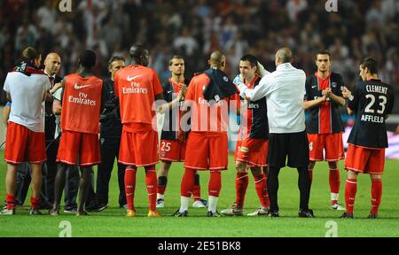 PSG-Kapitän Pedro Miguel Pauleta reagiert am Ende seines letzten französischen Fußballspiels der Ersten Liga, das zwischen ihrem Team während des französischen Fußballspiels der Ersten Liga gespielt wurde, Paris Saint-Germain vs. Als Saint-Etienne im Parc des Princes Stadion in Paris, Frankreich am 10. Mai 2008. Das Spiel endete in einem Unentschieden von 1-1. Foto von McMay Steeve/Cameleon/ABACAPRESS.COM Stockfoto
