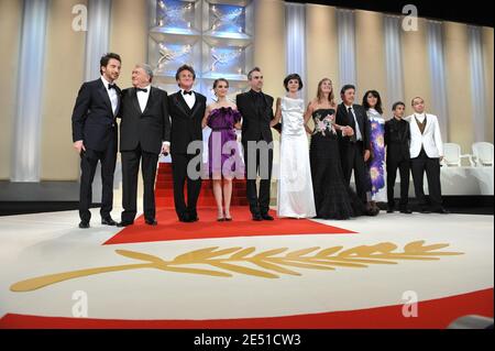 Jury-Präsident Sean Penn und die Jurymitglieder bei der 61. Eröffnungsfeier des Filmfestivals in Cannes im Palais des Festivals in Cannes, Frankreich, 14. Mai 2008. Foto von Hahn-Nebinger-Orban/ABACAPRESS.COM Stockfoto