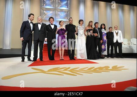 Jury-Präsident Sean Penn und die Jurymitglieder bei der 61. Eröffnungsfeier des Filmfestivals in Cannes im Palais des Festivals in Cannes, Frankreich, 14. Mai 2008. Foto von Hahn-Nebinger-Orban/ABACAPRESS.COM Stockfoto