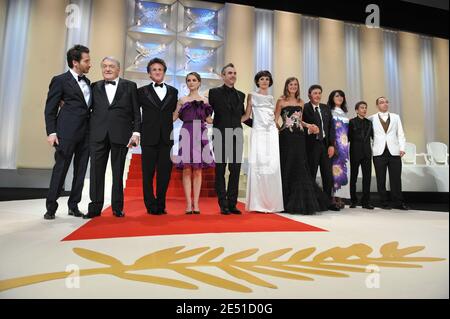 Jury-Präsident Sean Penn und die Jurymitglieder bei der 61. Eröffnungsfeier des Filmfestivals in Cannes im Palais des Festivals in Cannes, Frankreich, 14. Mai 2008. Foto von Hahn-Nebinger-Orban/ABACAPRESS.COM Stockfoto