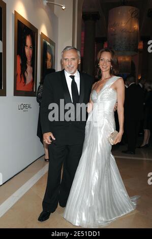 Dennis Hopper und Frau Victoria Duffy beim 61. Abendessen der Filmfestspiele von Cannes im Carlton Hotel nach der Eröffnungszeremonie im Palais des Festivals in Cannes, Frankreich, am 14. Mai 2008. Foto von Hahn-Nebinger-Orban/ABACAPRESS.COM Stockfoto