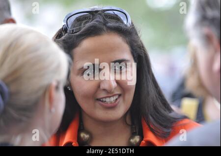 Katars Emir-Tochter Sheikha Al Mayassa Bint Hamad Al Thani, die für die Museen Katars verantwortlich ist, nimmt am 14. Mai 2008 an einer Präsentation des Islamischen Kunstmuseums Katars in der Botschaft von Katar in Paris Teil. Foto von Ammar Abd Rabbo/ABACAPRESS.COM Stockfoto