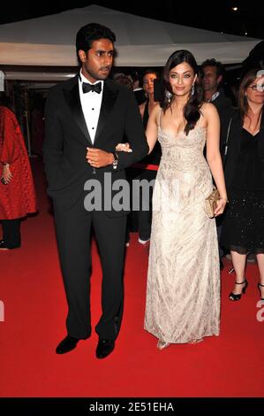 Aishwarya Rai und Abhishek Bachchan kommen bei der After Party für den Film "Kung Fu Panda" am Carlton Pier an, während der 61. Cannes Film Festival in Cannes, Frankreich am 15. Mai 2008. Foto von Hahn-Nebinger-Orban/ABACAPRESS.COM Stockfoto