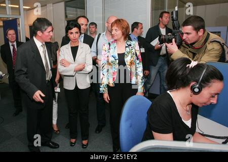 Die französische Justizministerin Rachida Dati besucht am 16. Mai 2008 ein Unternehmen, das die Vielfalt der Rekrutierung in Aix-en-Provence im Süden Frankreichs unterstützt. Foto von Philippe Laurenson/ABACAPRESS.COM Stockfoto