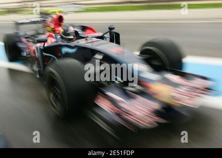 Deutschlands Formel-1-Toro Rosso-Pilot Sebastian Vettel bei einem Testlauf auf der Paul Ricard-Strecke in Le Castellet bei Marseille, Südfrankreich, am 16. Mai 2008. Foto von Sebastien Boue/Cameleon/ABACAPRESS.COM Stockfoto