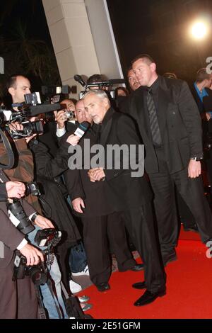 US-Schauspieler Dennis Hopper nimmt am 17. Mai 2008 am 'Charity Poker Festival' im 'Palm Beach' Casino Teil, während der 61. Internationalen Filmfestspiele in Cannes, Frankreich. Foto von Benoit Pinguet/ABACAPRESS.COM Stockfoto