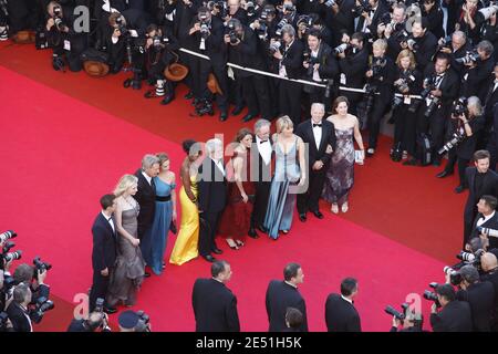 Steven Spielberg, George Lucas, Calista Flockhart, Harrison Ford, Melody Hobson, Kate Capshaw, Karen Allen und Shia LaBeouf bei der Ankunft im Palais des Festivals in Cannes, Frankreich, 18. Mai 2008, Für die Vorführung von Steven Spielbergs Indiana Jones und dem Königreich des Kristallschädels, die beim 61. Filmfestival in Cannes außer Konkurrenz gestellt wurden. Foto von Nicolas Arsov/Pool/ABACAPRESS.COM Stockfoto