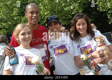 Der französische Weltmeister über 400 m Hürden 1997 und aktuelle europäische Rekordhalterin Stephane Diagana während des "les boucles d'Or"-Marathons für den Verein "1000 femmes, 1000 vies", der am 18. Mai 2008 im Park Vincennes bei Paris, Frankreich, um den Krebs der Gebärmutterhalsprävention kämpfte. Foto von Cyrille Bernard/Cameleon/ABACAPRESS.COM Stockfoto