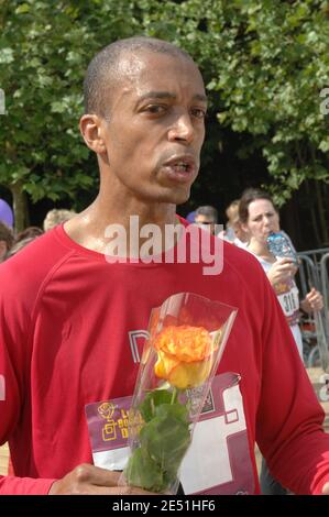 Der französische Weltmeister über 400 m Hürden 1997 und aktuelle europäische Rekordhalterin Stephane Diagana während des "les boucles d'Or"-Marathons für den Verein "1000 femmes, 1000 vies", der am 18. Mai 2008 im Park Vincennes bei Paris, Frankreich, um den Krebs der Gebärmutterhalsprävention kämpfte. Foto von Cyrille Bernard/Cameleon/ABACAPRESS.COM Stockfoto