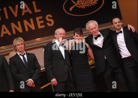 L bis R: JEREMIE Renier, Regisseur Luc Dardenne, kosovarische Schauspielerin Arta Dobroshi, belgischer Regisseur Jean-Pierre Dardenne, Schauspieler Fabrizio Rongione bei der Ankunft im Palais des Festivals in Cannes, Südfrankreich, am 19. Mai 2008, für die Vorführung von Jean-Pierre und Luc Dardennes Le Silence de Lorna im Wettbewerb der 61. Filmfestspiele von Cannes. Foto von Hahn-Nebinger-Orban/ABACAPRESS.COM Stockfoto