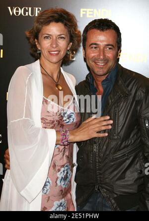 Corine Touzet und Bernard Montiel kommen am 22. Mai 2008 zur Fendi-Party während des 61. Filmfestivals von Cannes in Cannes, Frankreich. Foto von Denis Guignebourg/ABACAPRESS.COM Stockfoto