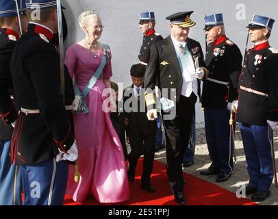 Königin Margrethe und Prinz Henrik von Dänemark nehmen am 24. Mai 2008 an der Hochzeit zwischen Prinz Joachim von Dänemark und Marie Cavallier in der Mogeltoner Kirche, Südjütland, Dänemark, Teil. Dies ist eine Wiederhochzeit für Prinz Joachim (jüngerer Sohn von Königin Margrethe II. Und Prinz Henri de Montpezat), 39, der Alexandra Manley am 18. November 1995 heiratete und sich am 8. April 2005 scheiden ließ. Prinzessin Marie Cavallier, 32, ist französische Staatsbürgerin und gehört der römisch-katholischen Kirche an. Foto von Patrick Bernard/ABACAPRESS.COM Stockfoto