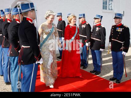 Prinzessin Benedikte und ehemalige Königin von Griechenland Anne-Marie besuchen die Hochzeit zwischen Prinz Joachim von Dänemark und Marie Cavallier in der Kirche Mogeltunder, Südjütland, Dänemark am 24. Mai 2008. Dies ist eine Wiederhochzeit für Prinz Joachim (jüngerer Sohn von Königin Margrethe II. Und Prinz Henri de Montpezat), 39, der Alexandra Manley am 18. November 1995 heiratete und sich am 8. April 2005 scheiden ließ. Prinzessin Marie Cavallier, 32, ist französische Staatsbürgerin und gehört der römisch-katholischen Kirche an. Foto von Patrick Bernard/ABACAPRESS.COM Stockfoto