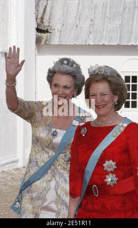 Prinzessin Benedikte und ehemalige Königin von Griechenland Anne-Marie besuchen die Hochzeit zwischen Prinz Joachim von Dänemark und Marie Cavallier in der Kirche Mogeltunder, Südjütland, Dänemark am 24. Mai 2008. Dies ist eine Wiederhochzeit für Prinz Joachim (jüngerer Sohn von Königin Margrethe II. Und Prinz Henri de Montpezat), 39, der Alexandra Manley am 18. November 1995 heiratete und sich am 8. April 2005 scheiden ließ. Prinzessin Marie Cavallier, 32, ist französische Staatsbürgerin und gehört der römisch-katholischen Kirche an. Foto von Patrick Bernard/ABACAPRESS.COM Stockfoto