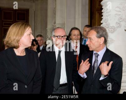 Der israelische Vizepremierminister und Außenminister Tzipi Livni trifft am 26. Mai 2008 den Pariser Bürgermeister Bertrand Delanoe im Rathaus in Paris, Frankreich. Foto: Guillaume Bureau/israelische Botschaft/ABACAPRESS.COM Stockfoto