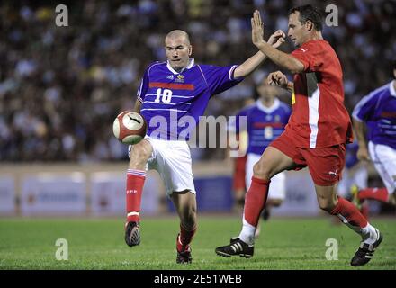 Der ehemalige französische Fußballspieler Zinedine Zidane 1998 während eines Freundschaftsspiels zum Jubiläum des Christian Karembeu, France 98 gegen Pascal Vahiruas Freunde am 26. Mai 2008 in Papetee, Frankreich. Foto von Lionel Hahn/Cameleon/ABACAPRESS.COM Stockfoto