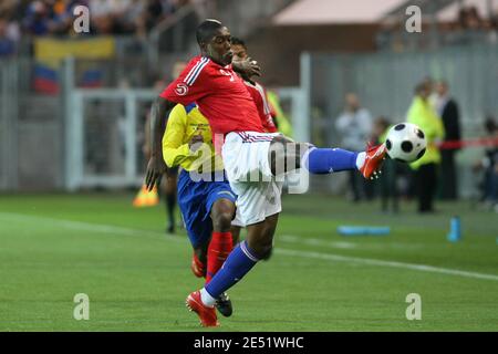 Frankreichs Djibril Cisse beim Internationalen Freundschaftssoccer Match, Frankreich gegen Ecuador im Stade des Alpes in Grenoble, Frankreich am 27. Mai 2008. Foto von Mehdi Taamallah/Cameleon/ABACAPRESS.COM Stockfoto