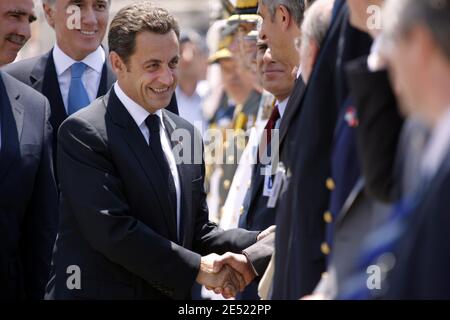 Der französische Präsident Nicolas Sarkozy begrüßt Verteidigungsminister Herve Morin am 6. Juni 2008 in Athen, Griechenland. Foto von Denis/Pool/ABACAPRESS.COM Stockfoto