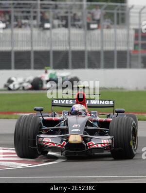 Sebastian Vettel fährt für die Scuderia Toro Rosso während des Trainings für den Canadian Formel 1 Grand Prix am 6. Juni 2008 auf dem Circuit Gilles Villeneuve in Montreal, Quebec. Foto von Charles Guerin/Cameleon/ABACAPRESS.COM Stockfoto