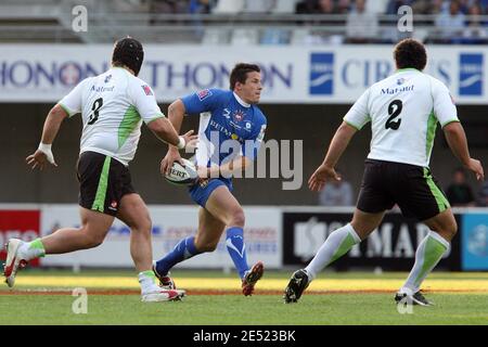 Montpelliers Francois Trinh-Duc beim französischen Top 14 Rugby Spiel, Montpellier gegen Montauban im Yves du manoir Stadion in Montpellier, Frankreich am 6. Juni 2008. Montpellier gewann 12:8. Foto von Alex/Cameleon/ABACAPRESS.COM Stockfoto