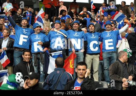 Frankreichs Fans bei der EM 2008 UEFA Europameisterschaft, Gruppe C, Frankreich gegen Niederlande am 13. Juni 2008 im Stade de Suisse Wankdorf in Bern, Schweiz. Die Niederlande gewannen 4:1. Foto von Orban-Taamallah/Cameleon/ABACAPRESS.COM Stockfoto