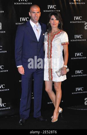 Zinedine Zidane und seine Frau Veronique nehmen am 16. Juni 2008 an der IWC-Uhrenparty im Palais de Chaillot in Paris Teil. Foto von Christophe Guibbaud/ABACAPRESS.COM Stockfoto