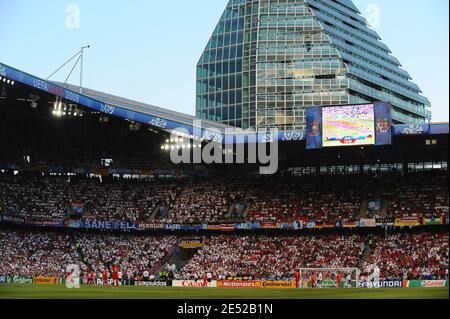 Gesamtansicht während der Euro 2008, UEFA Europameisterschaft Viertelfinale, Portugal gegen Deutschland im St. Jakob-Park Stadion in Basel, Schweiz am 19. Juni 2008. Deutschland gewann 3:2. Foto von Steeve McMay/Cameleon/ABACAPRESS.COM Stockfoto