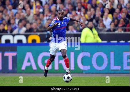 Frankreichs Eric Abidal in Aktion während des Internationalen Freundschaftssoccer-Spiels, Frankreich gegen Kolumbien im Stade de France in Saint-Denis bei Paris, Frankreich am 3. Juni 2008. Frankreich gewann das Spiel 1:0. Foto von Stephane Reix/ABACAPRESS.COM Stockfoto