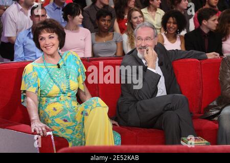 Anny Duperey ET Bernard Le Coq lors de l'enregistrement de l'Emission Vivement Dimanche a Paris, France, le 30 avril 2008. Foto Max Colin/ABACAPRESS.COM Stockfoto