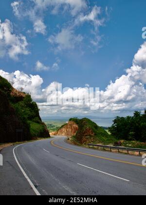 Die wunderschöne Landschaft auf dem Weg nach Las Terrenas, Samana, Dominikanische Republik. Stockfoto