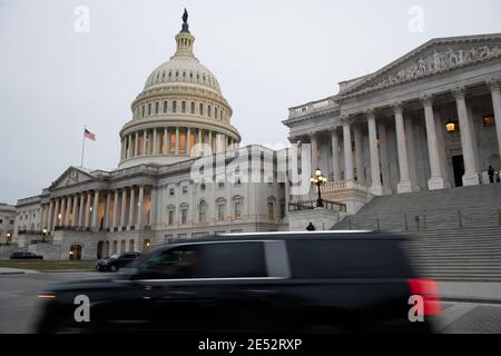 Washington, USA. Januar 2021. Das US-Kapitol vor dem Artikel der Amtsenthebung, der am 25. Januar 2020 an den Senat in Washington, DC, geschickt wurde. Der ehemalige Präsident Trump ist der erste Präsident, der zweimal enthoben wurde, wobei der Senatsprozess am 9. Februar beginnen soll. (Graeme Sloan/Sipa USA) Quelle: SIPA USA/Alamy Live News Stockfoto