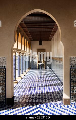 Der Innenhof im marokkanischen Stil im Orientalischen Garten in den Gärten der Welt in Marzahn, Berlin. Stockfoto