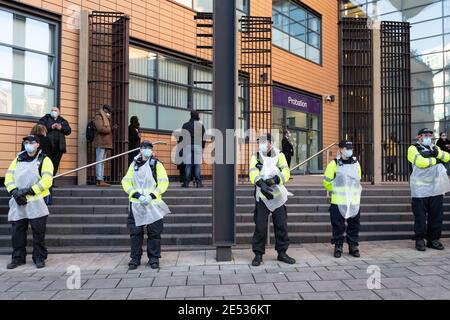 Bristol, Großbritannien. Januar 2021. Vier Personen, die nach dem Sturz einer Statue des Sklavenhändlers Edward Colston des kriminellen Schadens angeklagt wurden Stockfoto