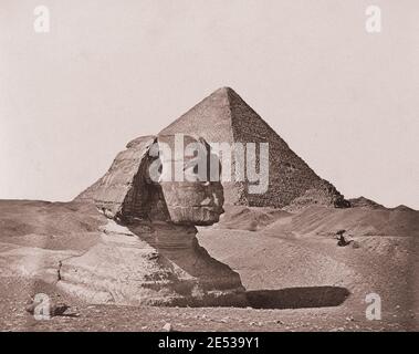 Archival Vintage-Foto von Great Sphinx von Giza und und Große Pyramide von Gizeh Stockfoto