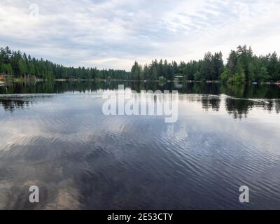 Beaver Lake Park ist ein Park an der südwestlichen Ecke des Beaver Lake in der Stadt Sammamish, Washington. Es bietet öffentlichen Zugang zum See, f Stockfoto