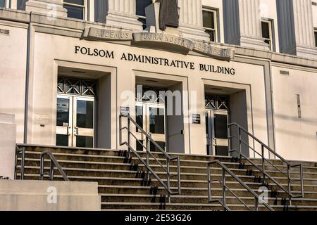 Montgomery, Alabama, USA - 18. März 2017: Die Eingangstüren des Folsom Verwaltungsgebäudes an der Union Street in Montgomery. Dieses Gebäude ist ein Teil Stockfoto