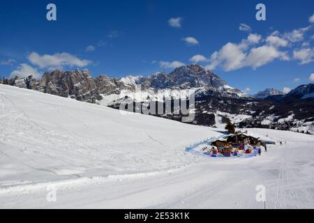 Auf den Skipisten von Cortina D'ampezzo Stockfoto