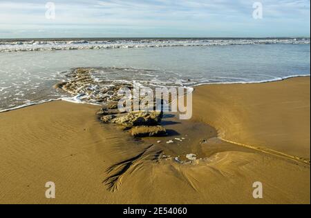 Dunraven Bay im Tal von Glamorgan South Wales an Ein sonniger und kalter Januartag Stockfoto