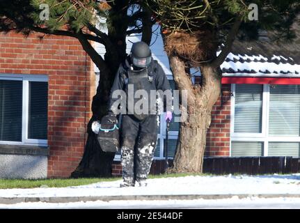 Polizei und Armee beschäftigen sich mit einem suspious Gerät in Lurgan, Co Armagh Bild Mal McCann Stockfoto