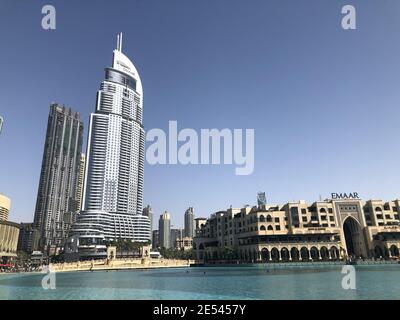DUBAI, VEREINIGTE ARABISCHE EMIRATE - 11. Okt 2006: Blick auf die Skyline von Dubai VAE Stockfoto